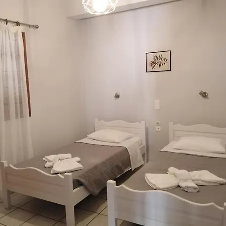Lägenhetshotell Kalliopi Roda (Corfu)